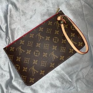 Louis Vuitton MM Monogram Pochette